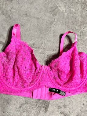 torrid Bright Fuchsia Lace Underwire Bra